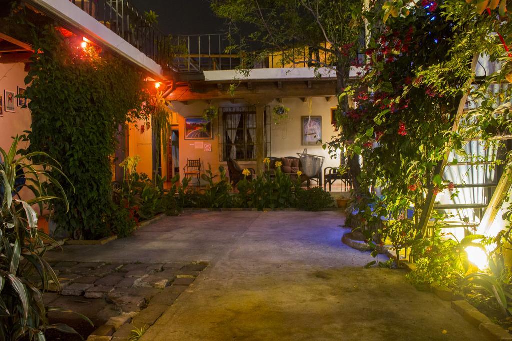 Dionisio Inn Antigua Eksteriør bilde