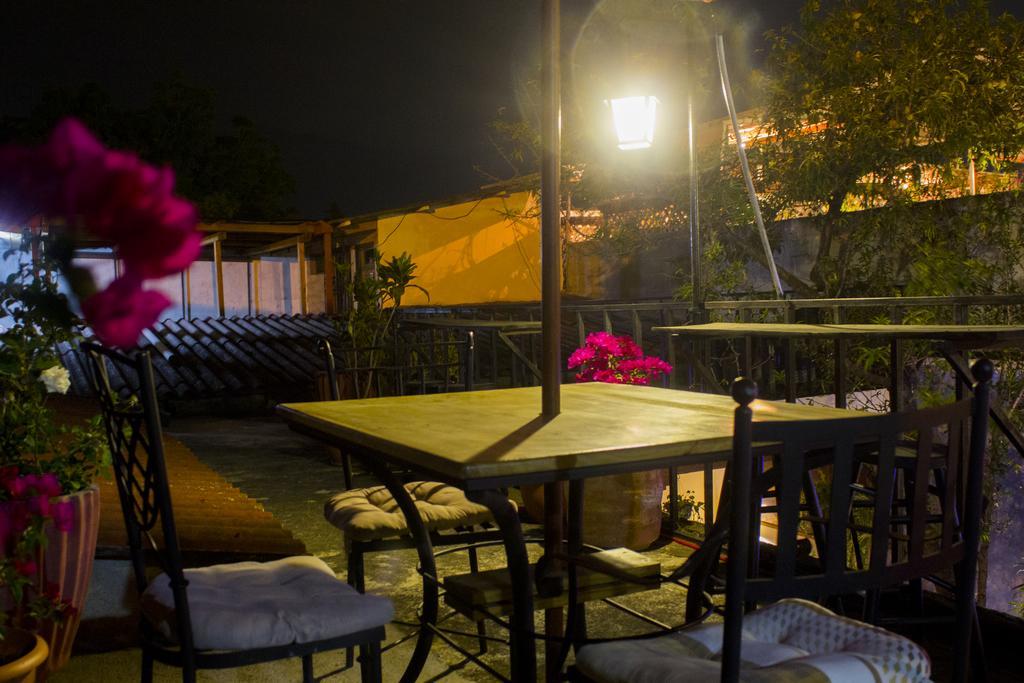 Dionisio Inn Antigua Eksteriør bilde