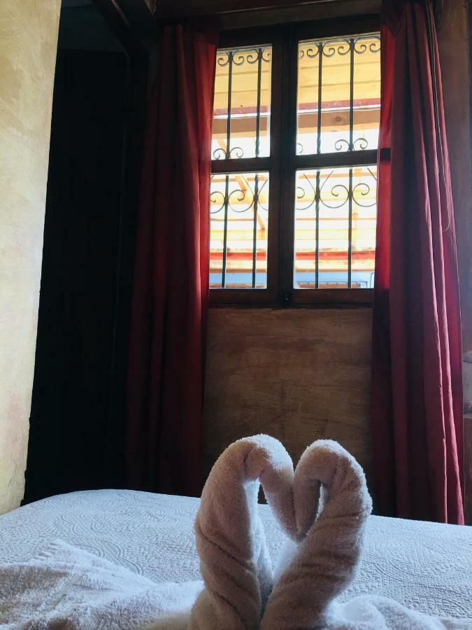 Dionisio Inn Antigua Eksteriør bilde